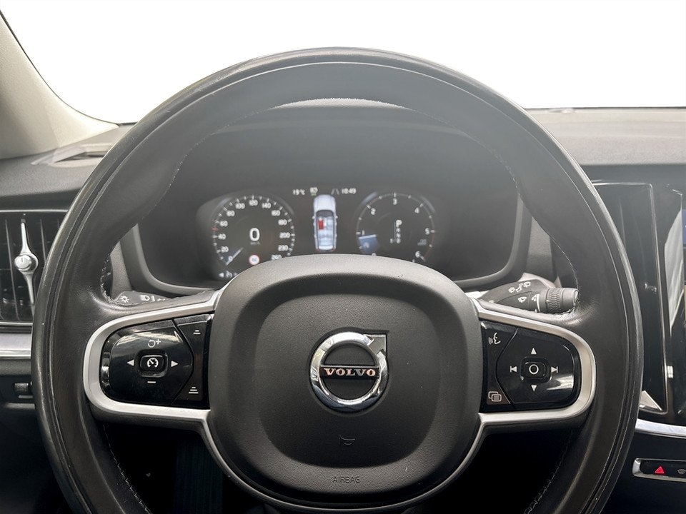 Volvo V60 2020, photo 7/16