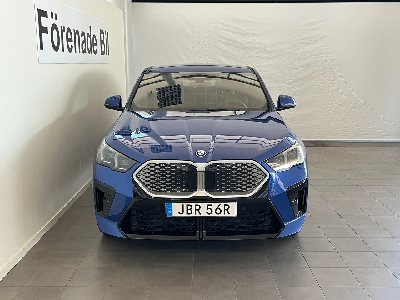 BMW iX2 2026, photo 2/10