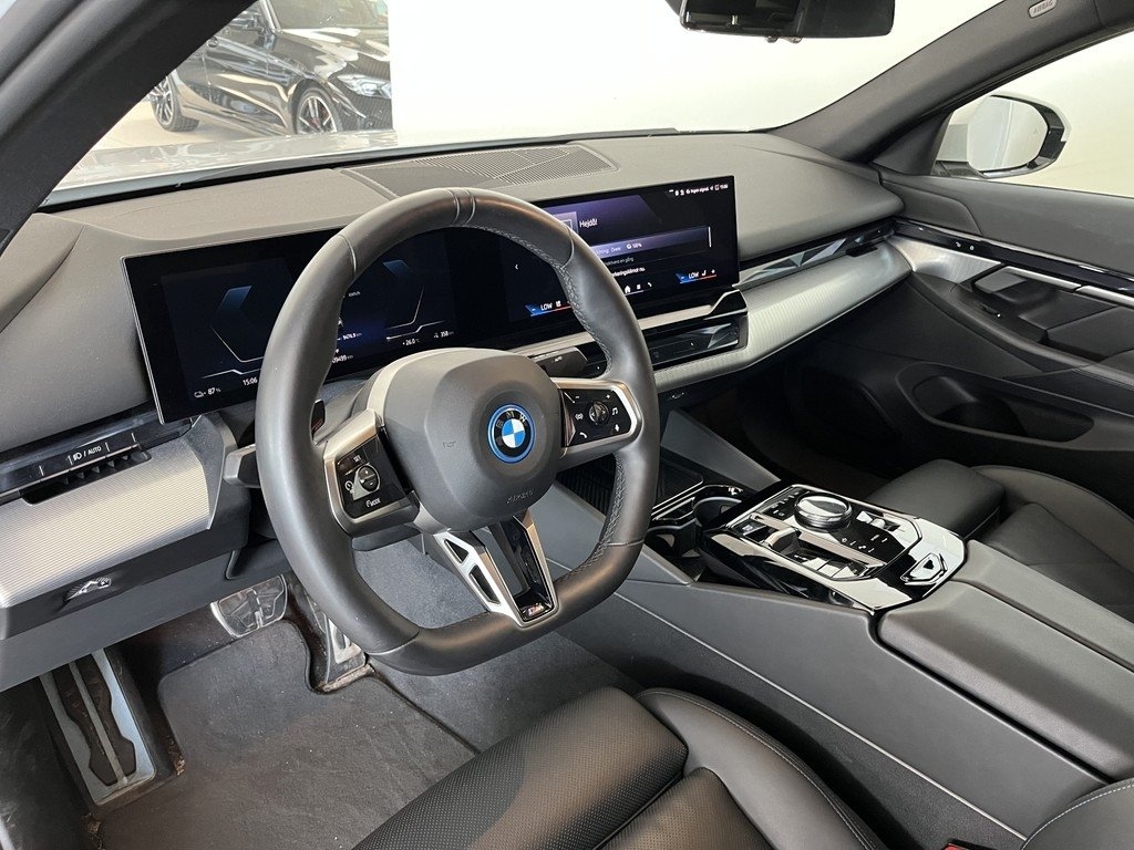 BMW i5 2024, bild 6/10