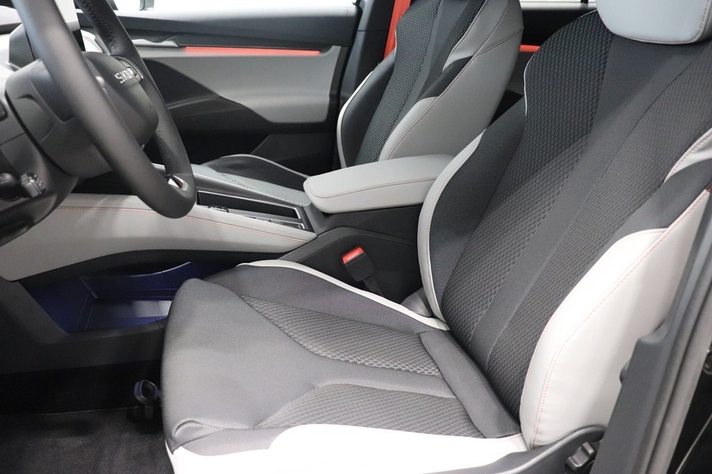 Skoda Elroq 85 Selection 82kWh Dragkrok 2027, bild 7/10