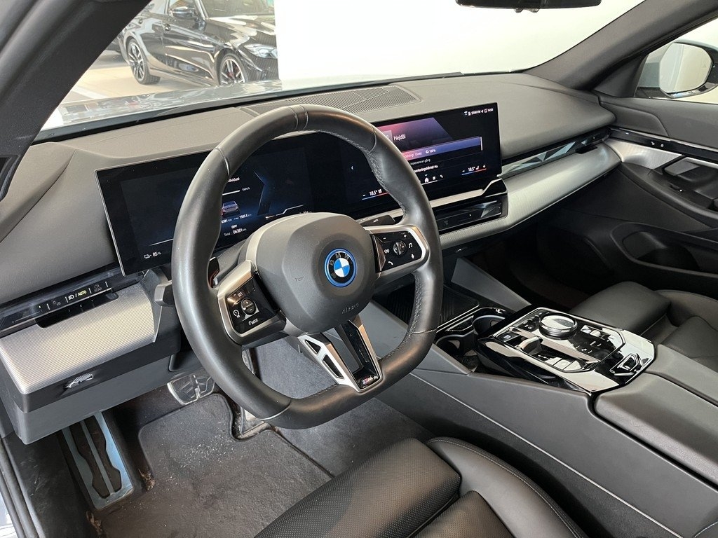 BMW i5 2024, photo 6/10