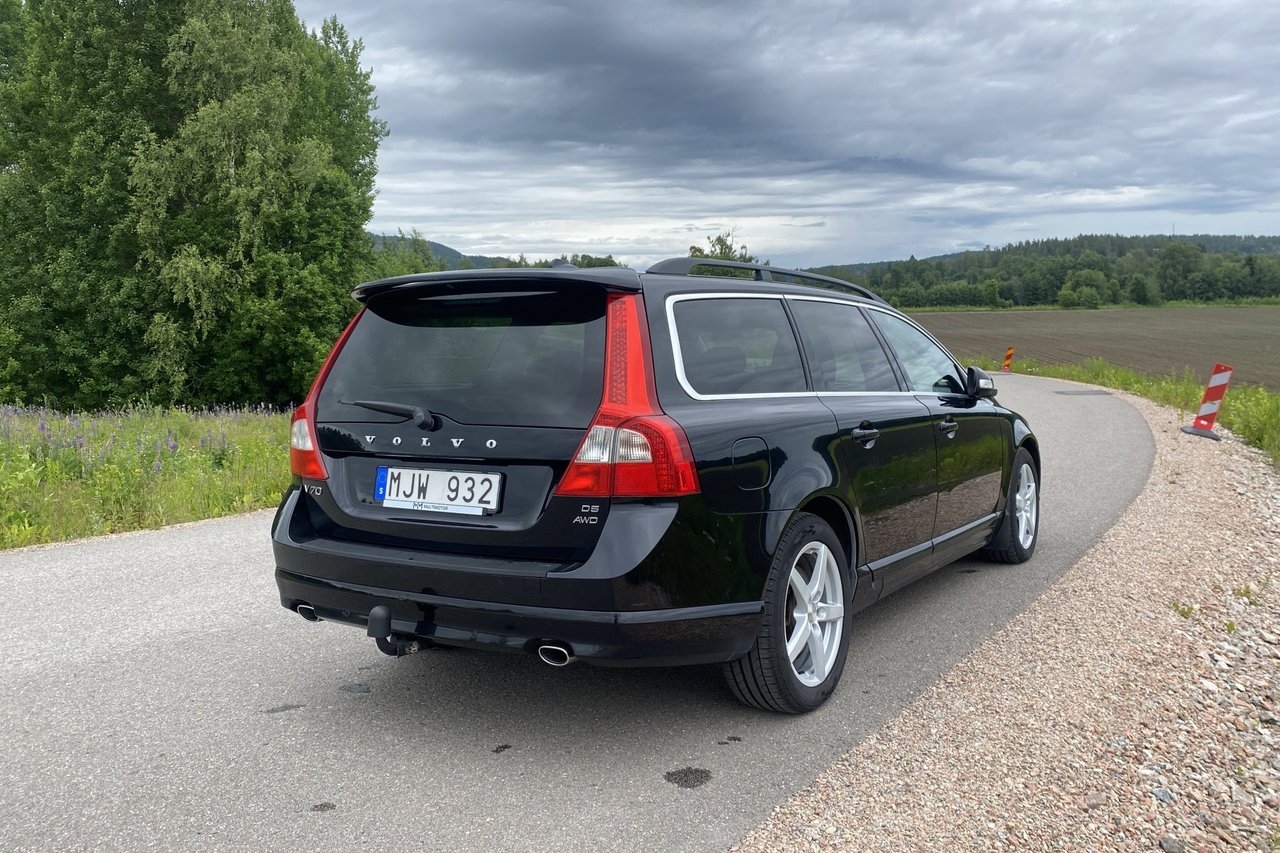 Volvo V70 D5 AWD Geartronic Momentum 2010, kuva 5/17