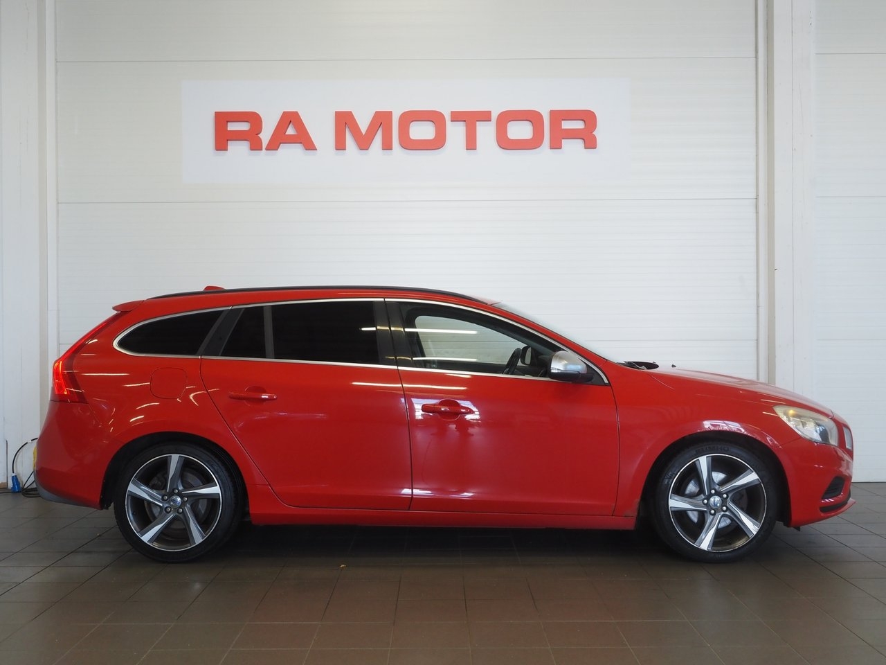 Volvo V60 D3 R-Design 163hk 2012, bild 4/10