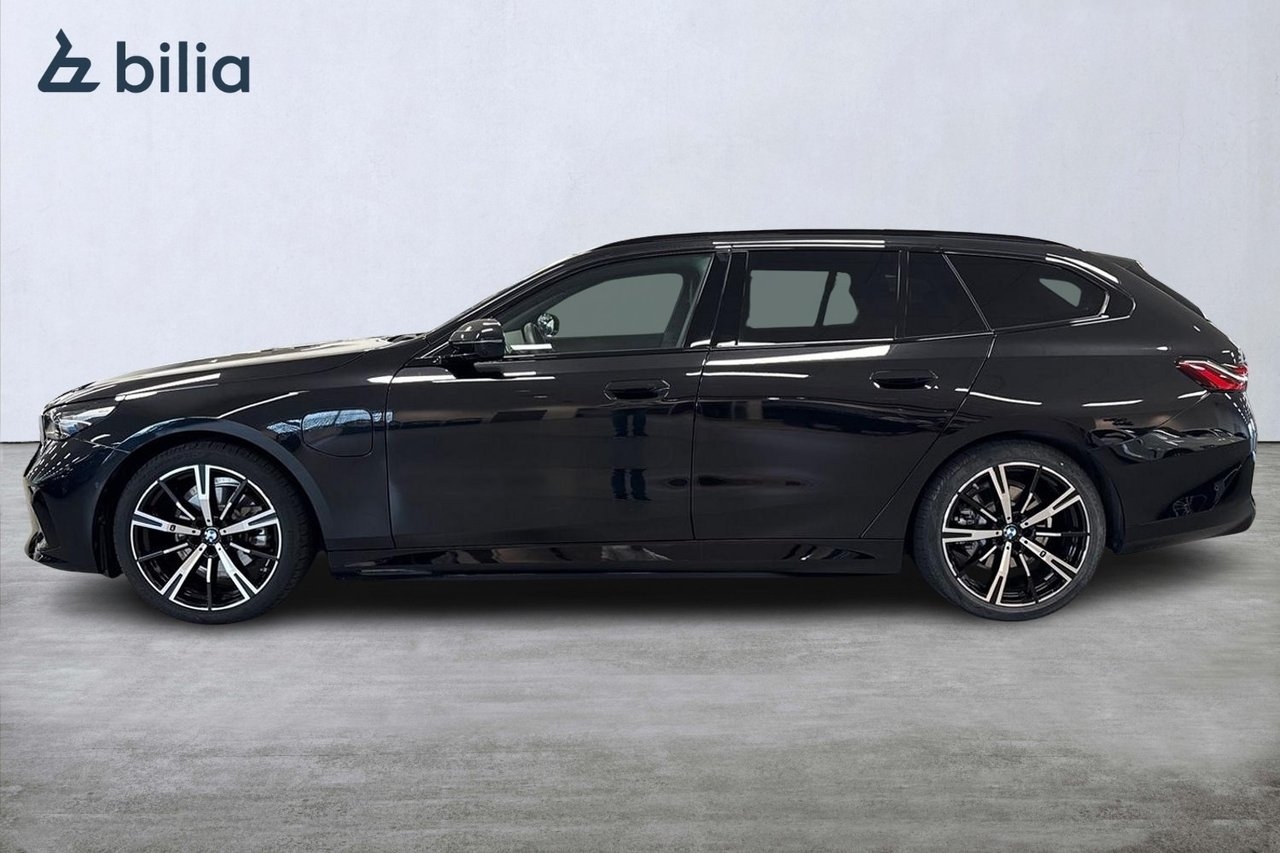 BMW 530 e xDrive Touring M-sport 2026, photo 3/10
