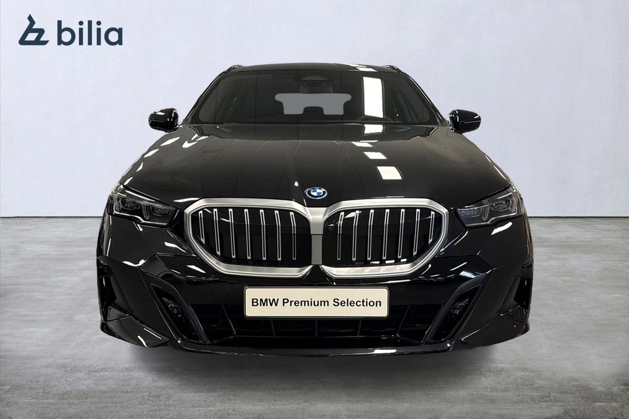 BMW 530 e xDrive Touring M-sport 2026, photo 5/10