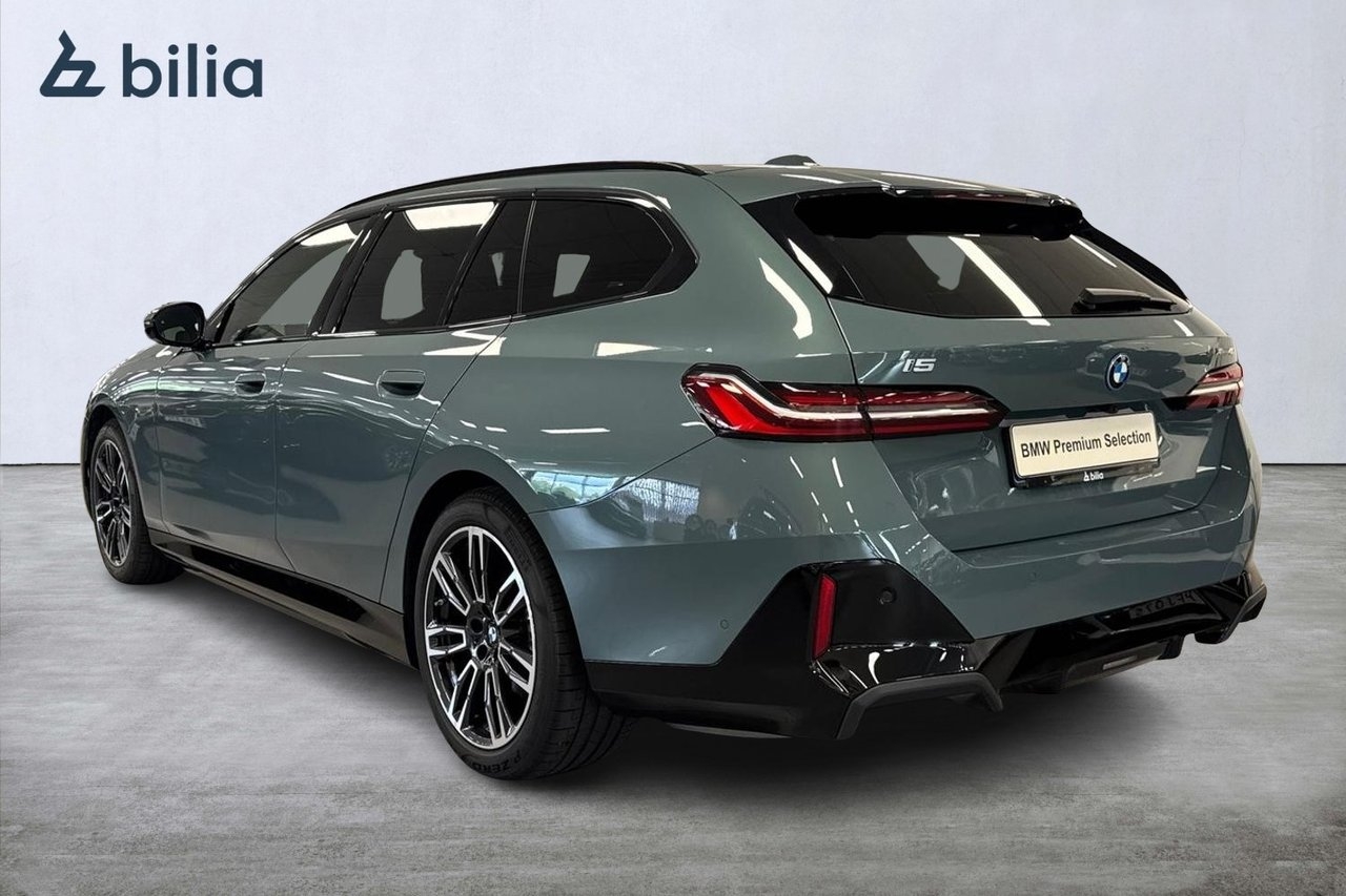 BMW i5 xDrive 40 Touring M-sport 2026, bild 2/10