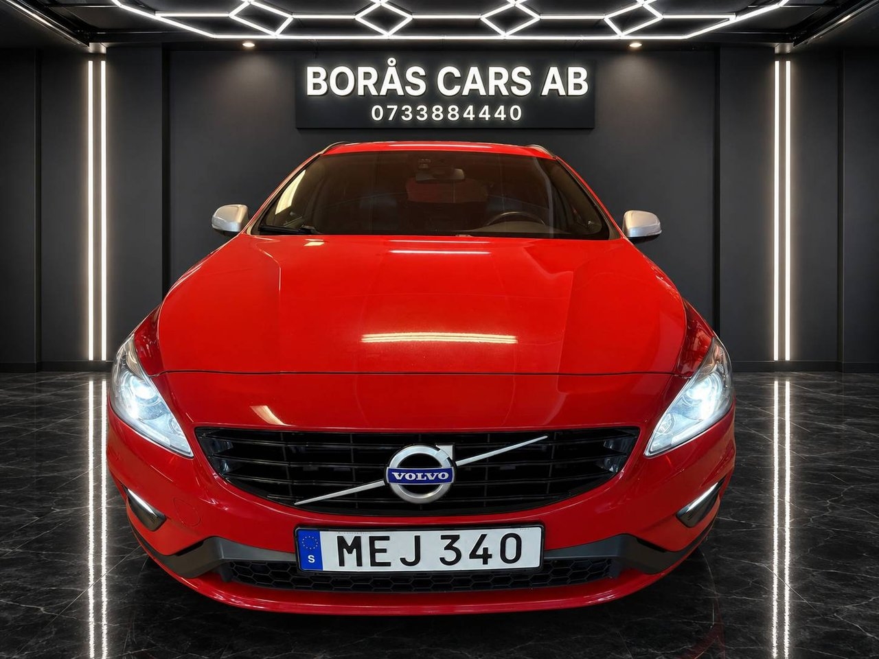 Volvo V60 D4(190hk) AWD R-Design 2016, bild 2/10