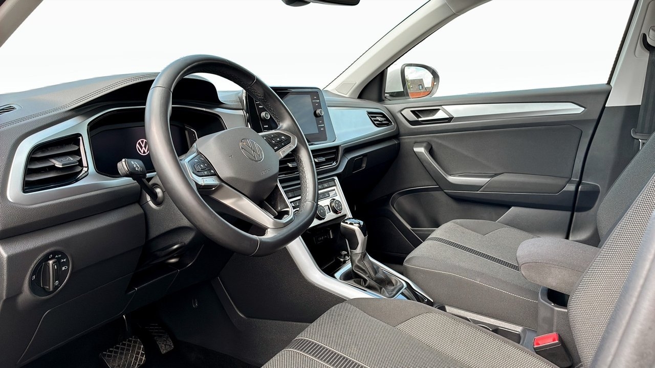 Volkswagen T-Roc 2023, photo 7/10