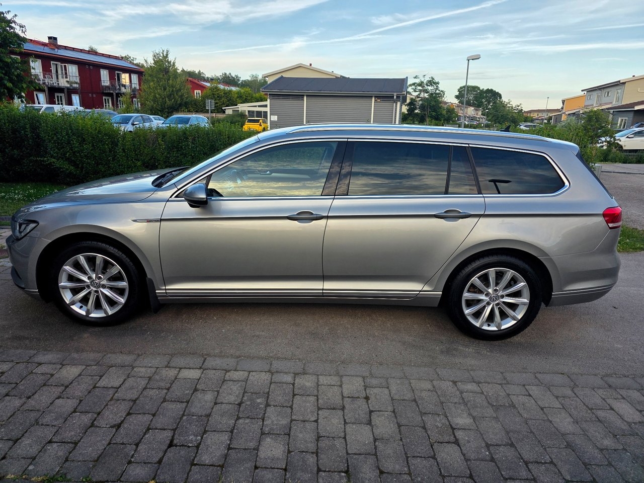 Volkswagen Passat 2016, kuva 2/10