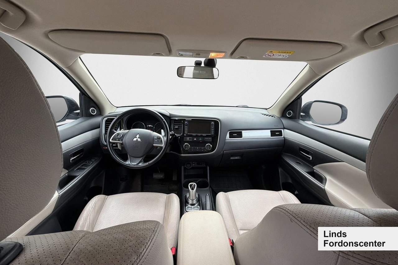 Mitsubishi Outlander 2014, bild 7/8