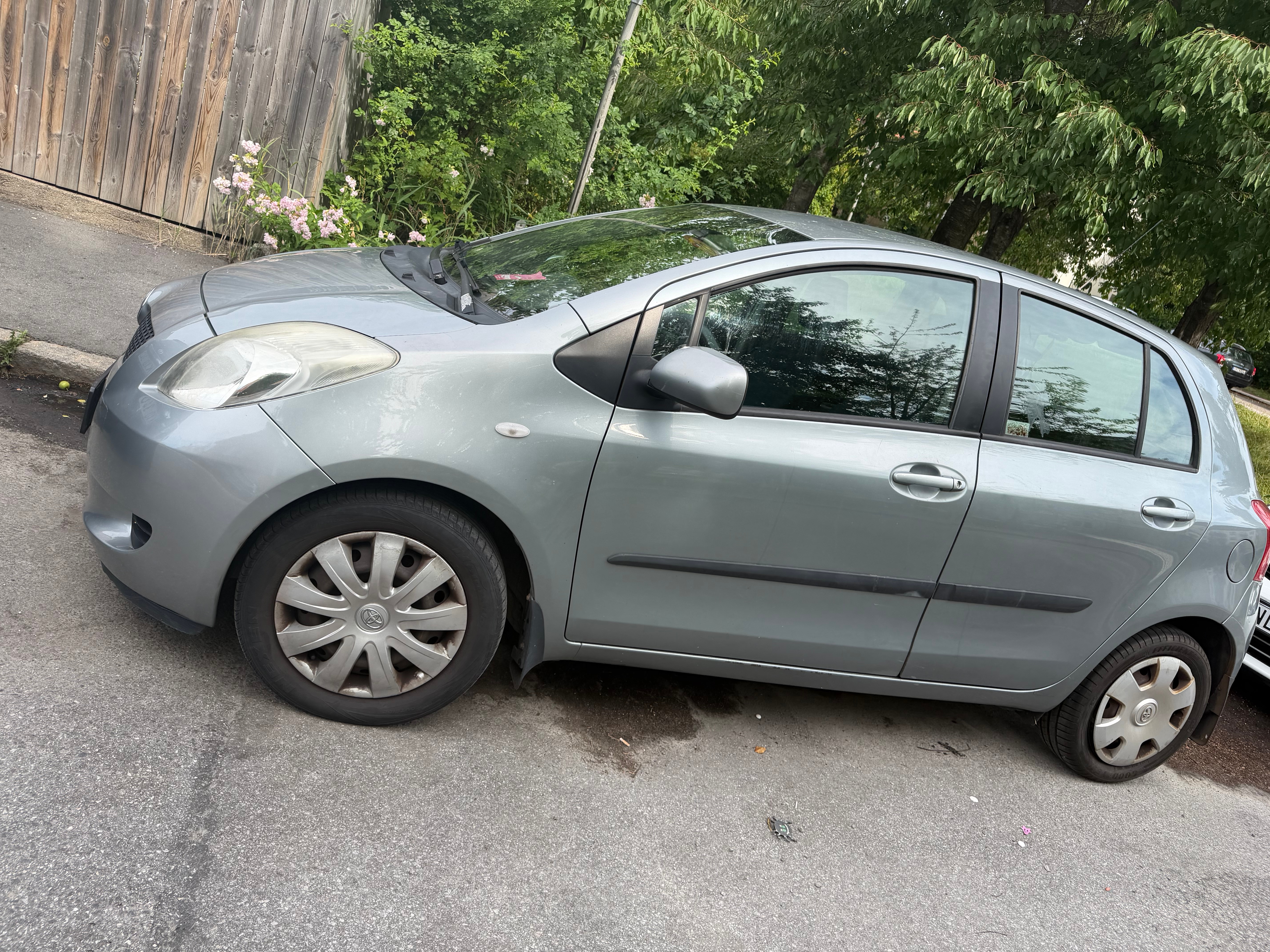 Toyota Yaris 5-dörrar 1.3 VVT-i Manuell 2006, kuva 4/5