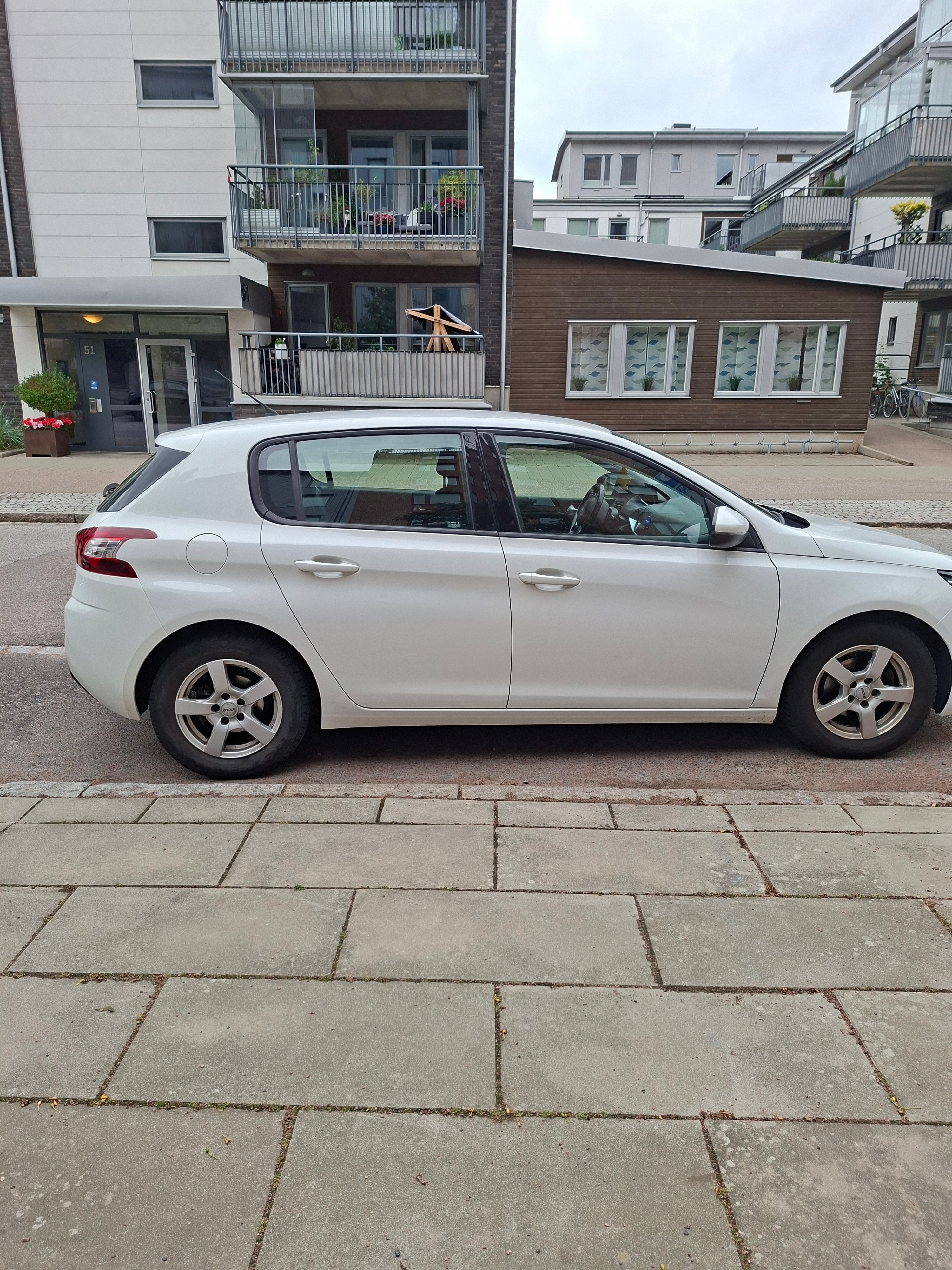 Peugeot 308 1.6 HDi 92 8v Manuell 2014, bild 4/5