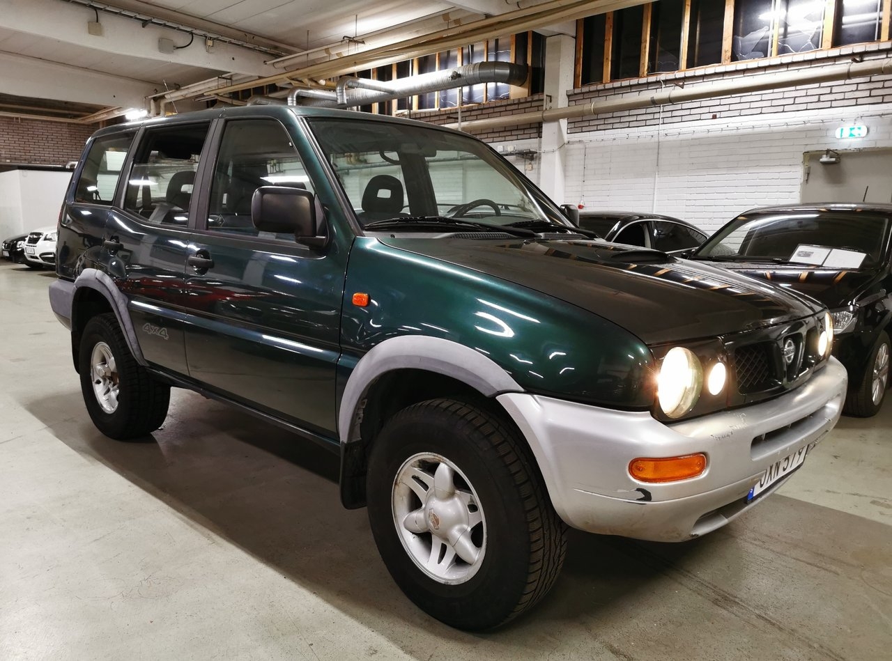 Nissan Terrano II II 5-dörrar 2.4 4WD 1998, bild 2/10