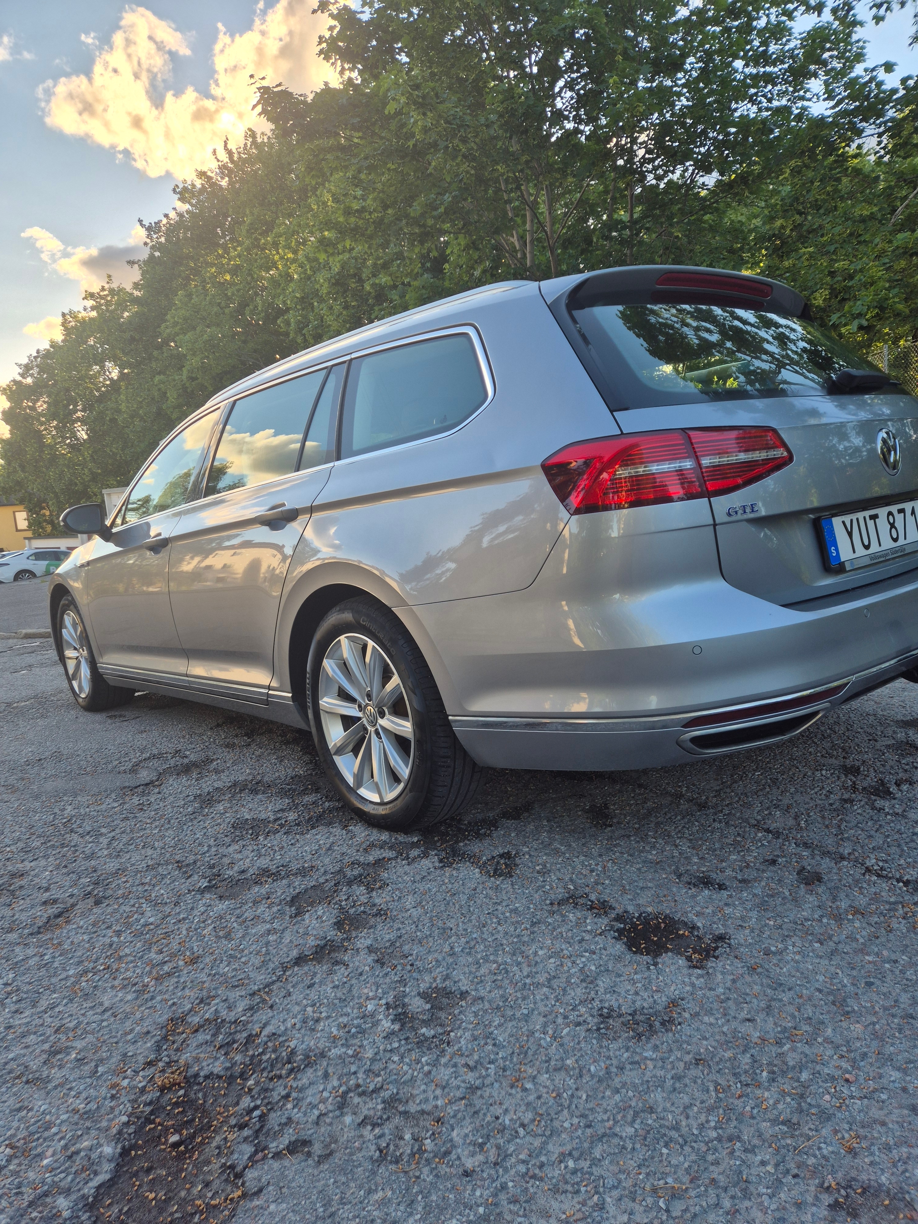 Volkswagen Passat 2018, bild 7/10
