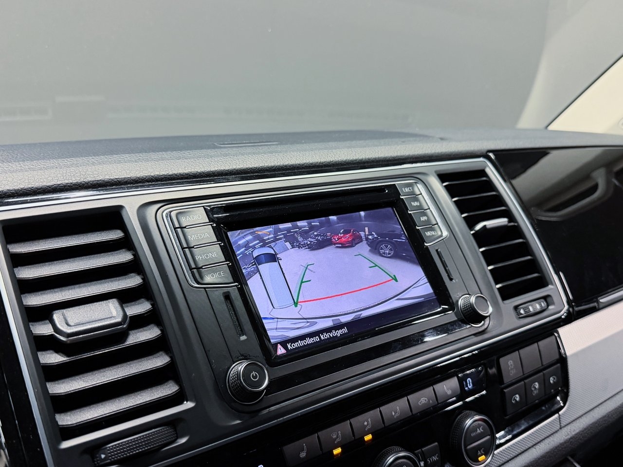 Volkswagen Multivan 2018, bild 5/10