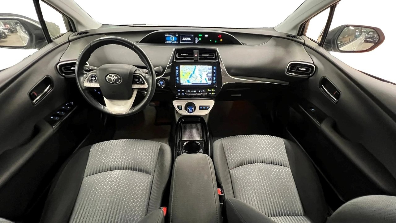 Toyota Prius Plug-in Hybrid 2017, bild 6/21