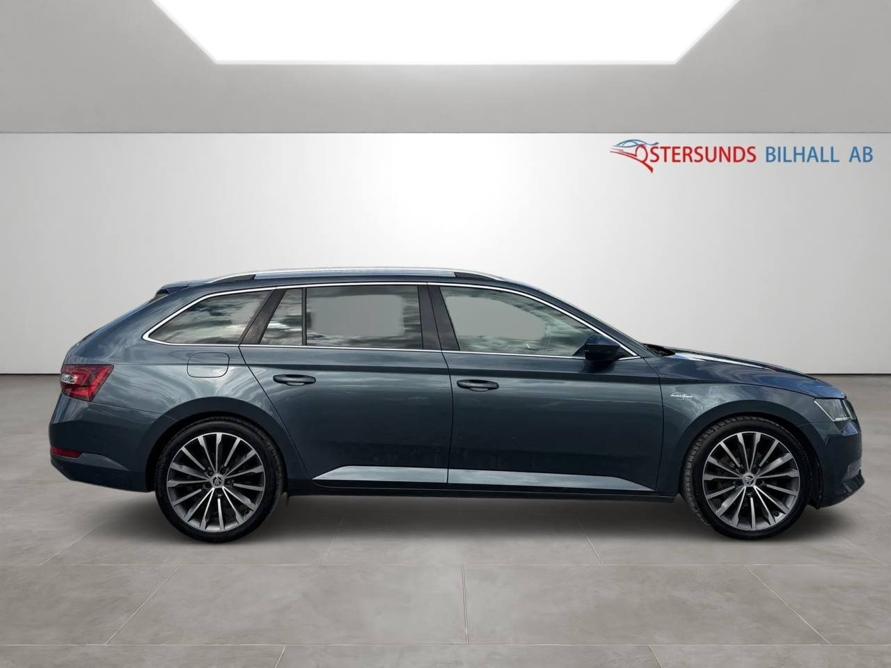 Skoda Superb 2016, kuva 6/10