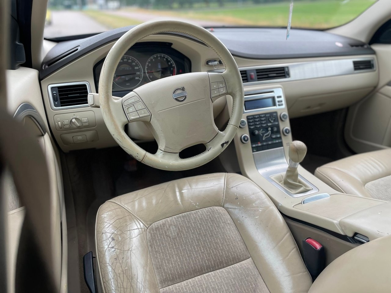 Volvo V70 2.0F Momentum Euro 4 2008, kuva 6/10