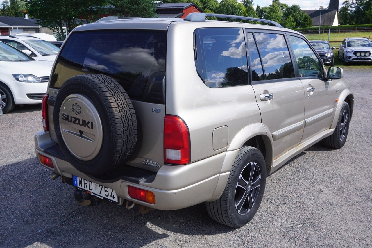 Suzuki Grand Vitara 2005, bild 2/8
