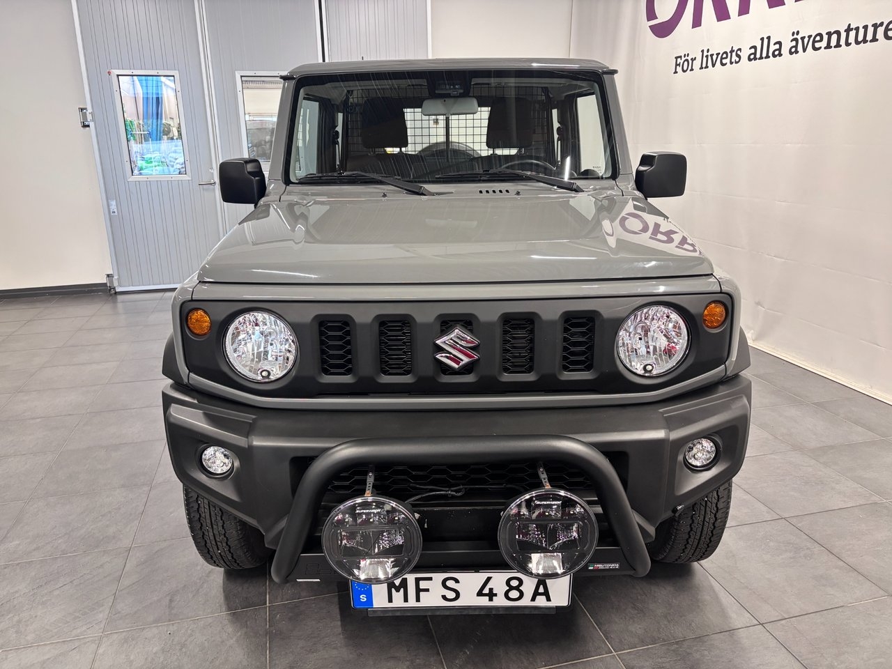 Suzuki Jimny 2023, bild 2/10