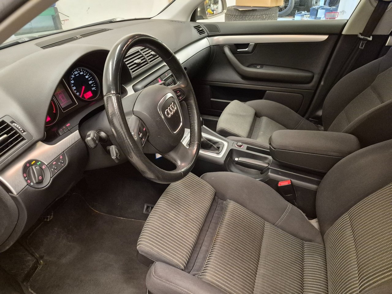 Audi A4 2008, bild 7/10
