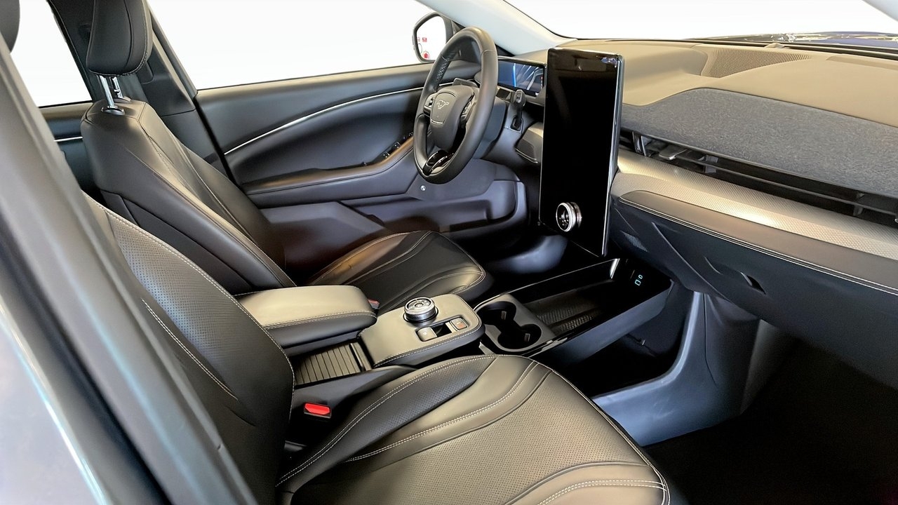 Ford Mustang Mach-E 2021, bild 3/10