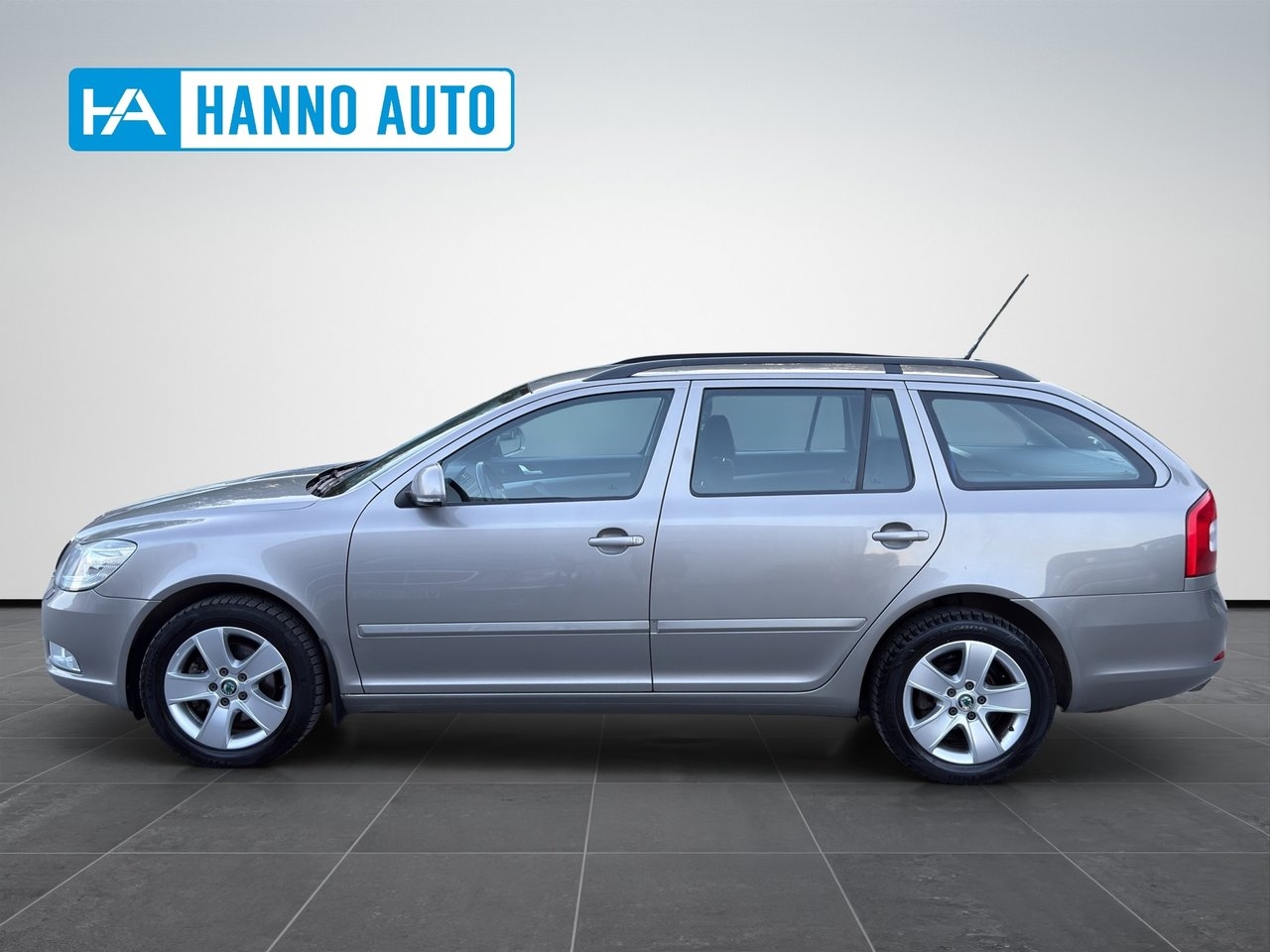 Skoda Octavia 2010, bild 2/30