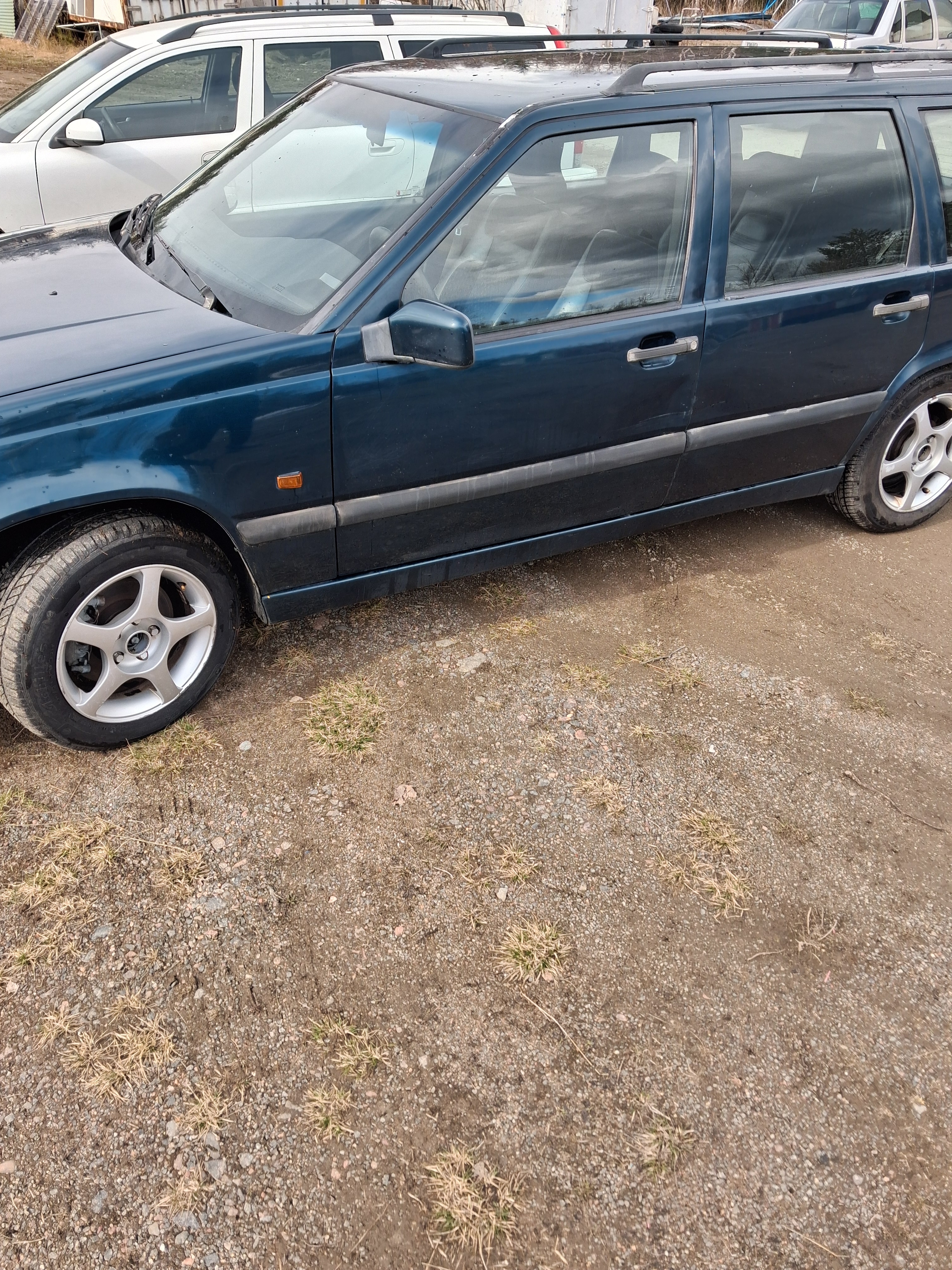 Volvo 850 Kombi 2.5 10V Manuell 1996, bild 2/3