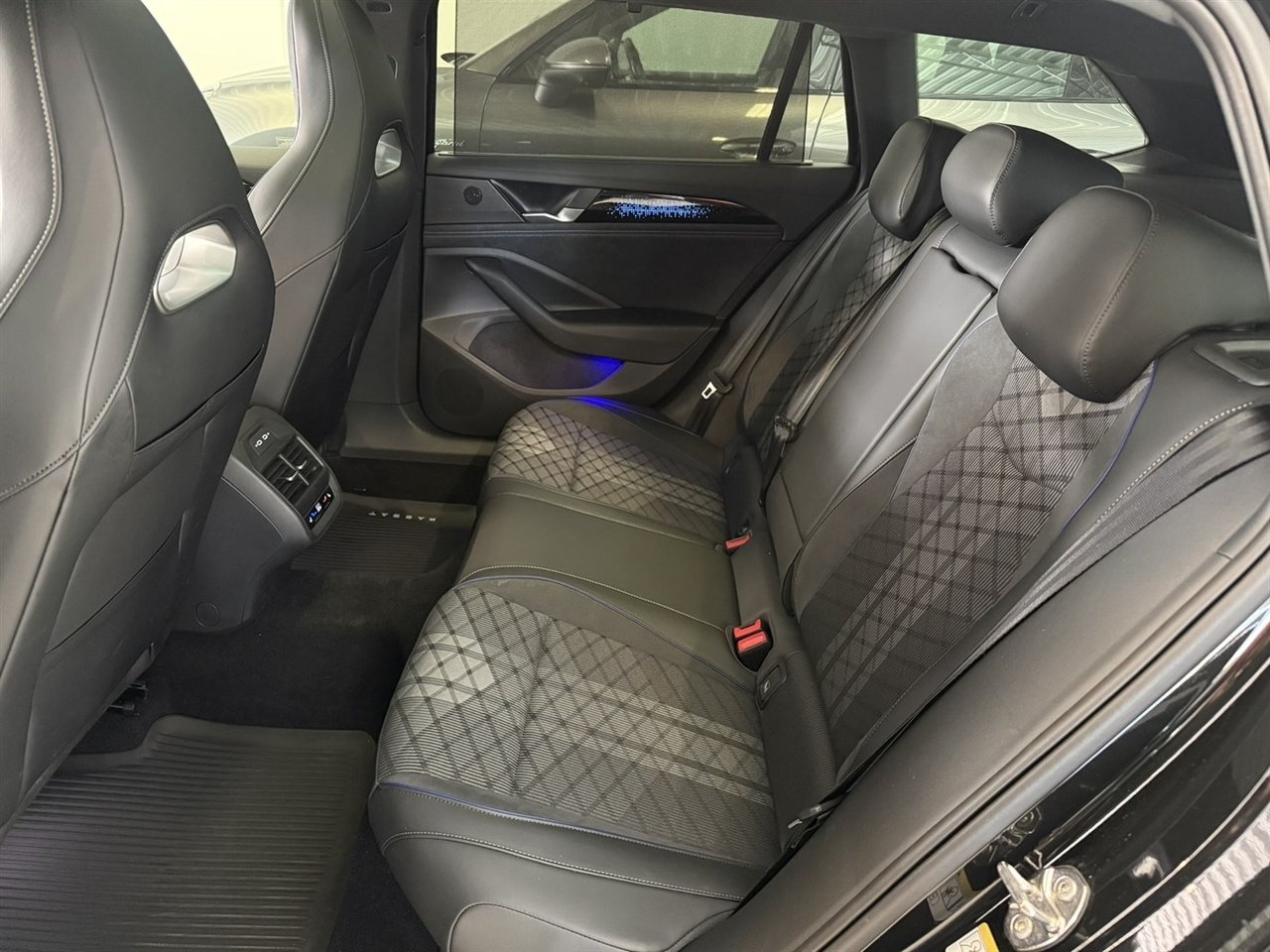 Volkswagen Passat 2026, bild 7/10