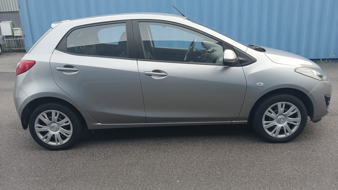 Mazda 2 5-dörrar 1.3 MZR Euro 5 2010, bild 3/10