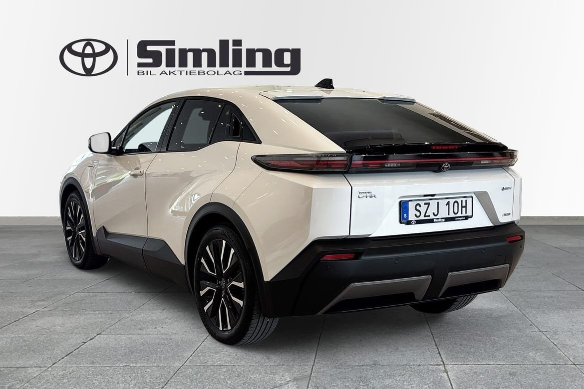 Toyota C-HR 77 kWh AWD, 343hk 2026, bild 2/10