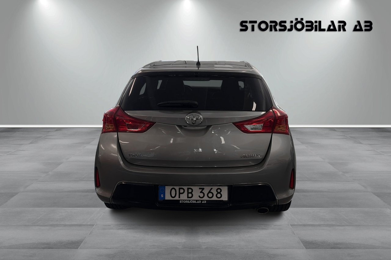 Toyota Auris 2015, photo 4/10