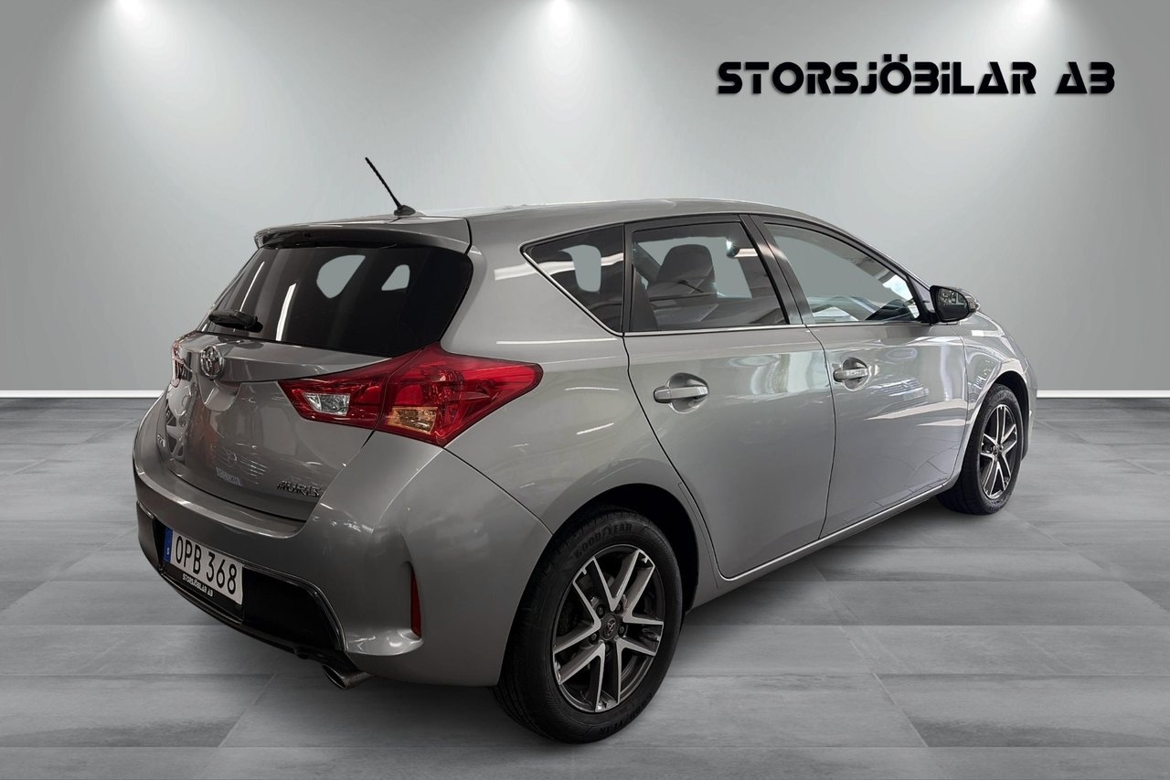 Toyota Auris 2015, photo 3/10