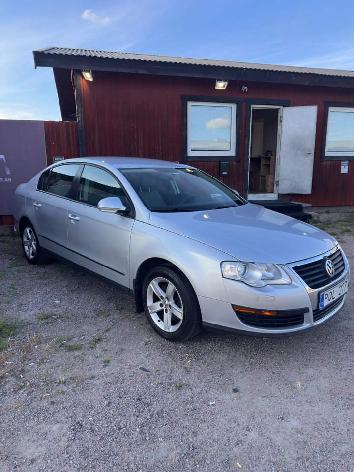 Volkswagen Passat 2010, bild 2/10