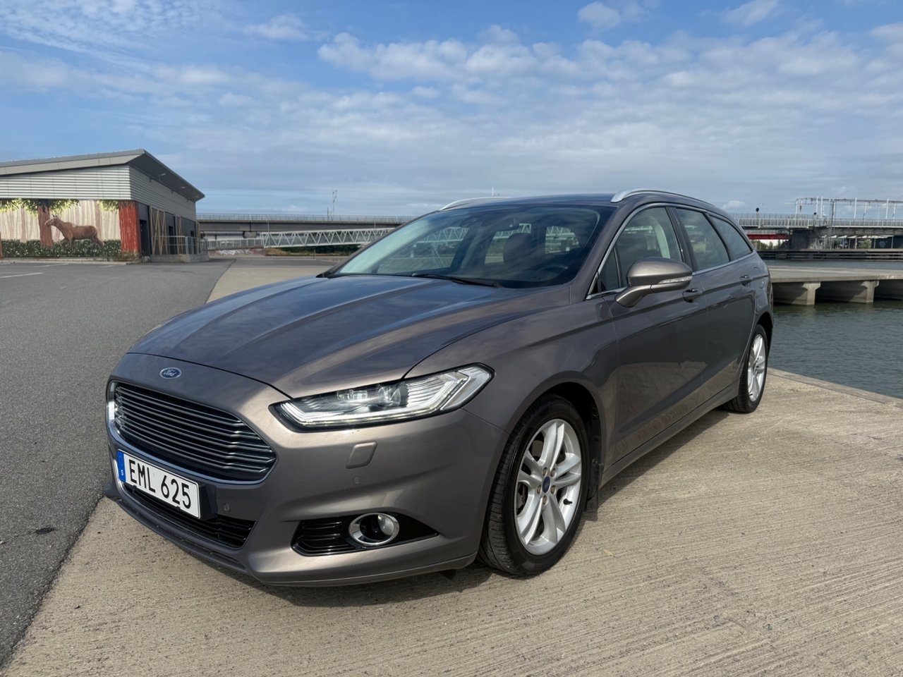 Ford Mondeo 2015, photo 3/10