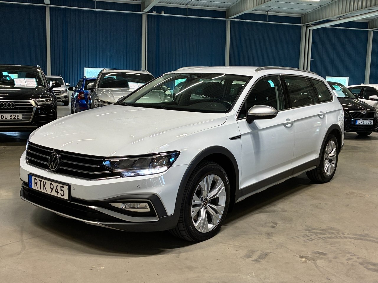 Volkswagen Passat 2023, bild 7/10