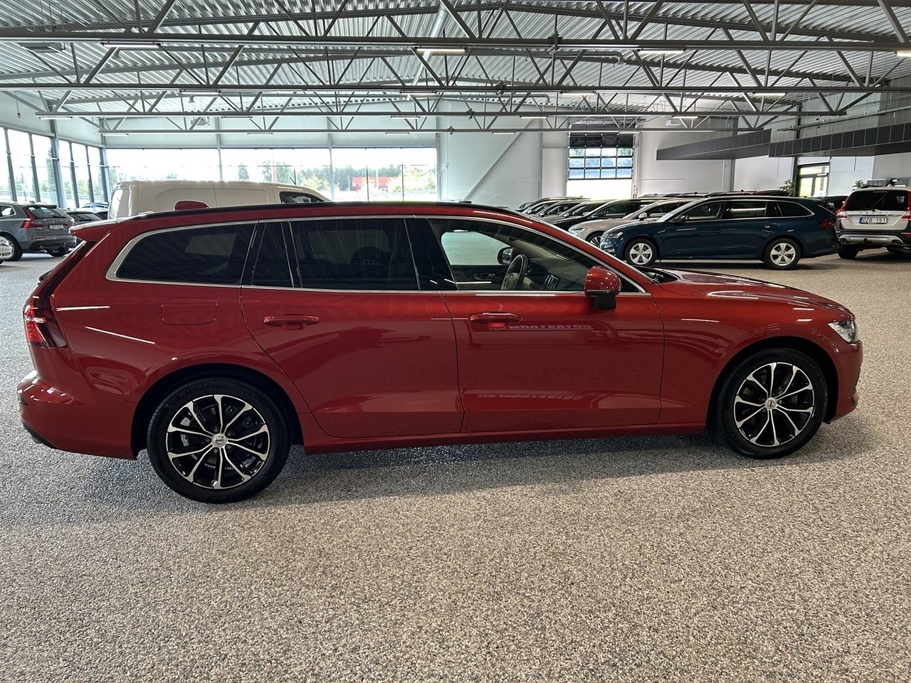 Volvo V60 B4 197hk Momentum Advanced 2022, bild 7/10