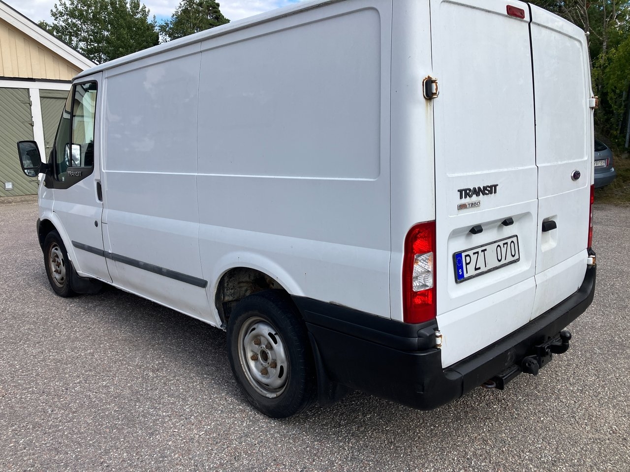Ford Transit T260 2.2 TDCi 2011, kuva 3/8