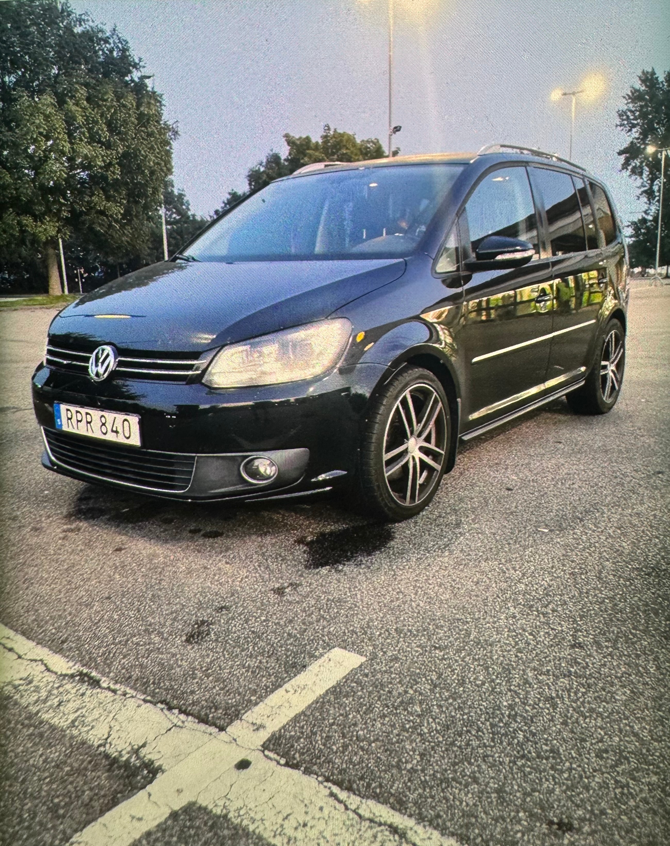 Volkswagen Touran 2011, bild 5/5