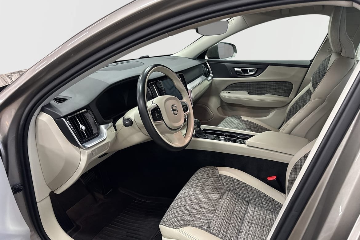 Volvo V60 Cross Country 2019, bild 4/10