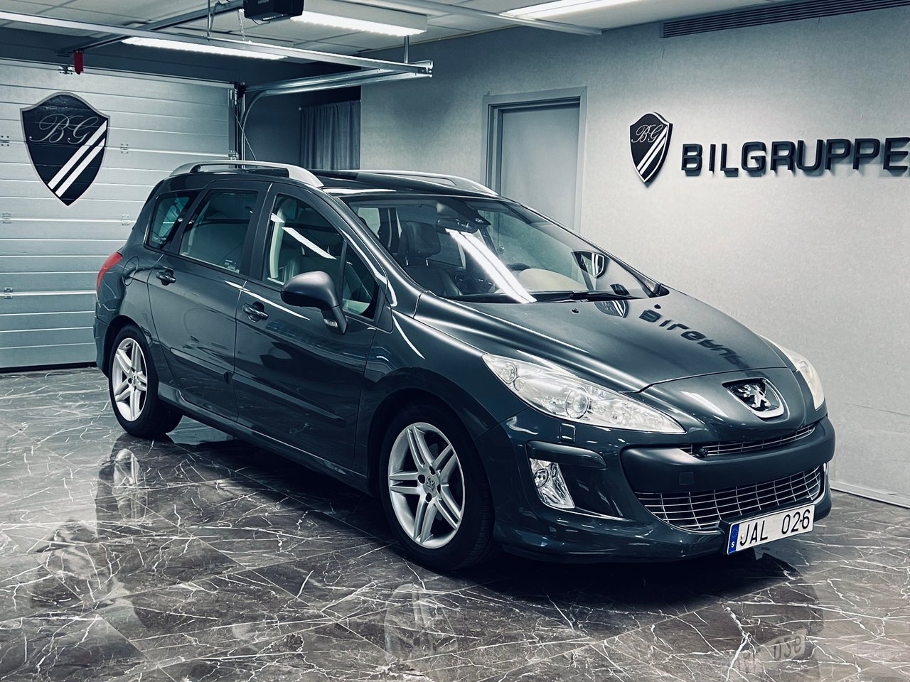 Peugeot 308 SW 1.6 THP 2009, bild 2/21