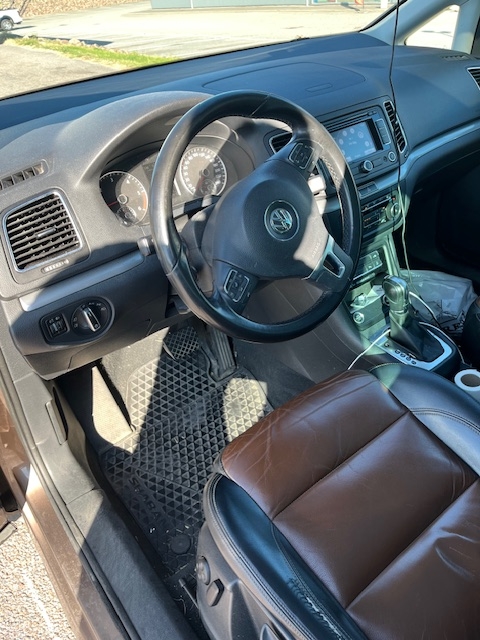 Volkswagen Sharan 2011, kuva 3/3