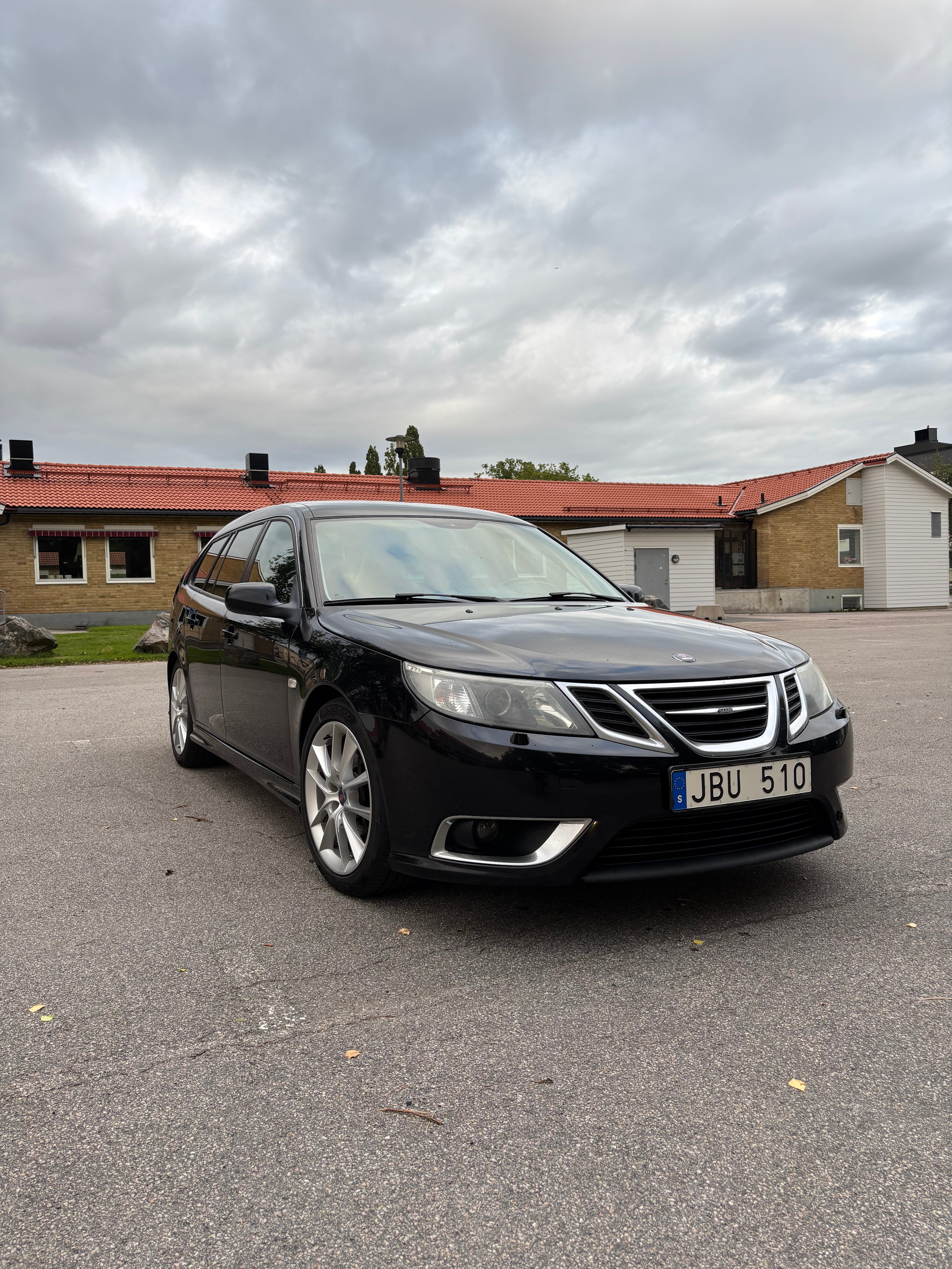 Saab 9-3 SportCombi 2.0t BioPower Aero 2009, bild 2/8