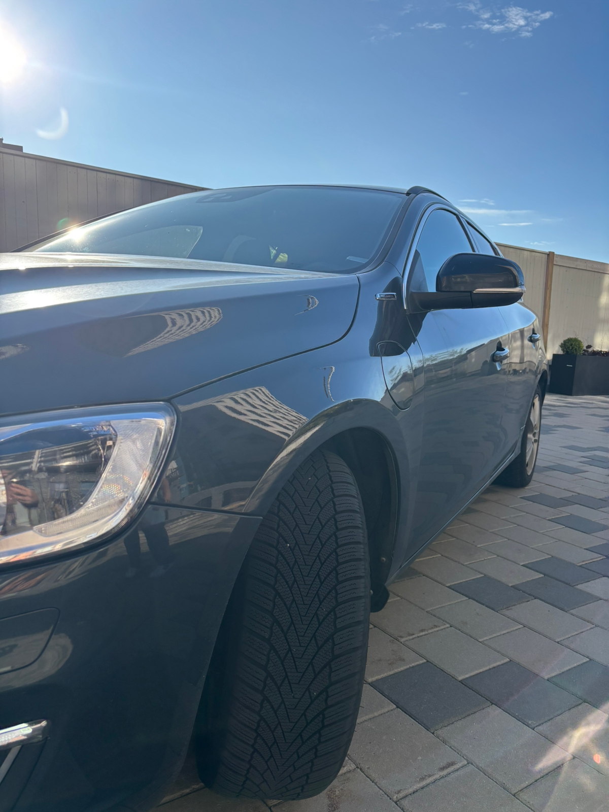 Volvo V60 D5 Twin Engine AWD Geartronic 2018, bild 2/4