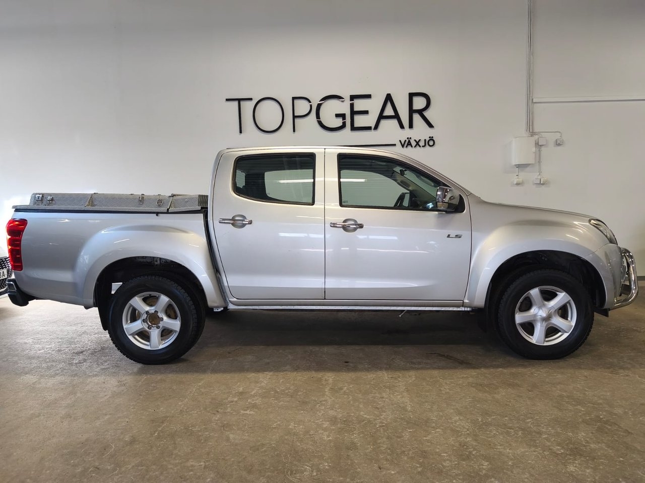 Isuzu D-max 2015, kuva 7/14