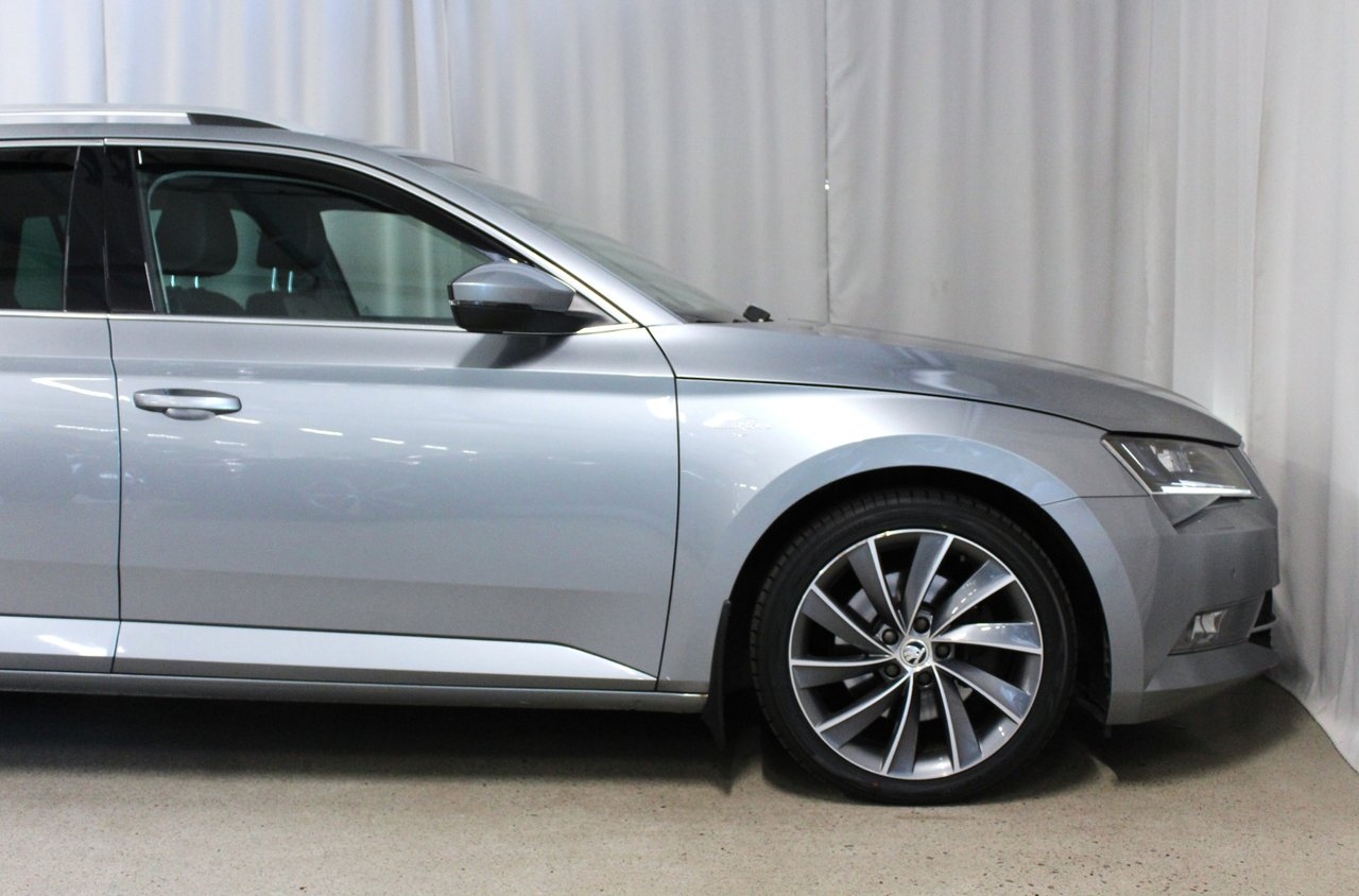 Skoda Superb 2019, bild 3/10