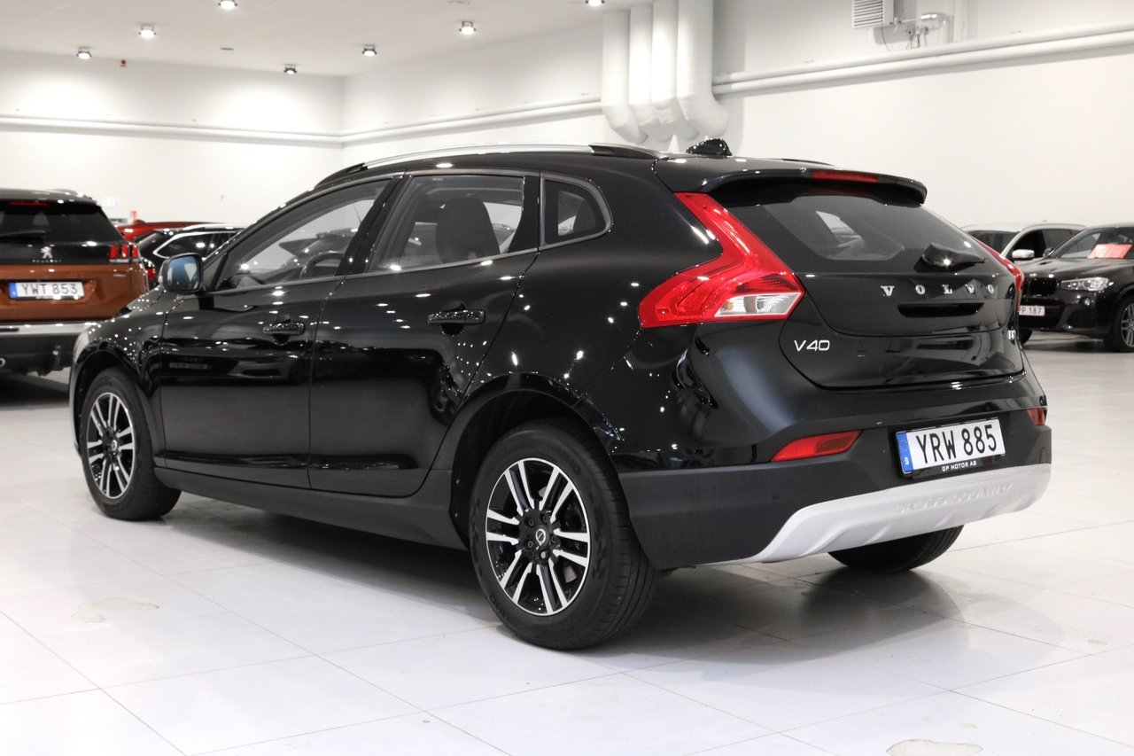 Volvo V40 Cross Country 2018, photo 5/23