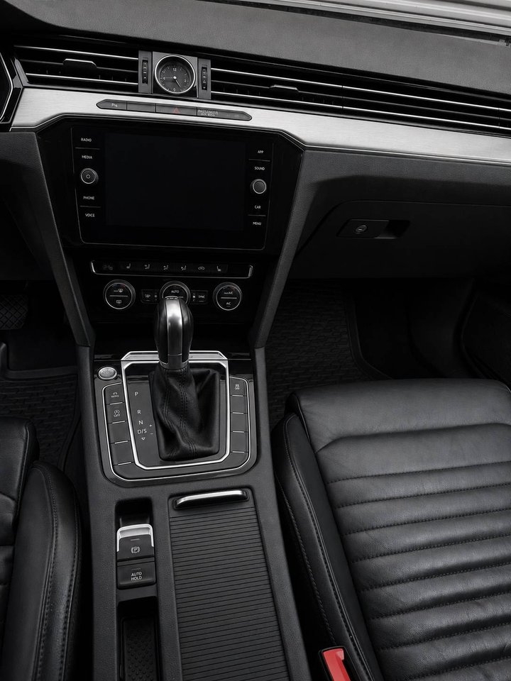 Volkswagen Passat 2019, bild 7/14