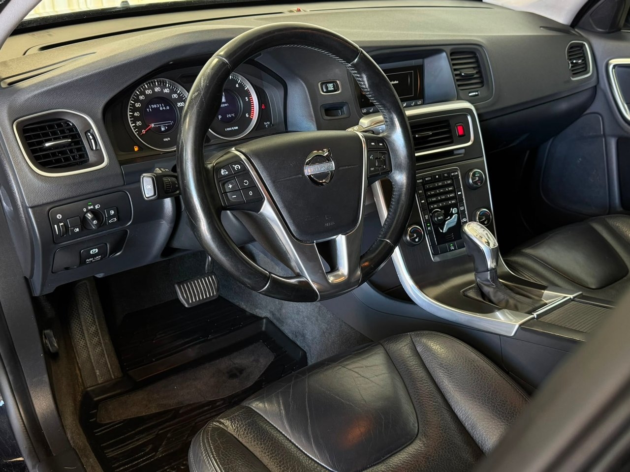 Volvo V60 D4 Momentum Business Edition 2013, bild 7/10