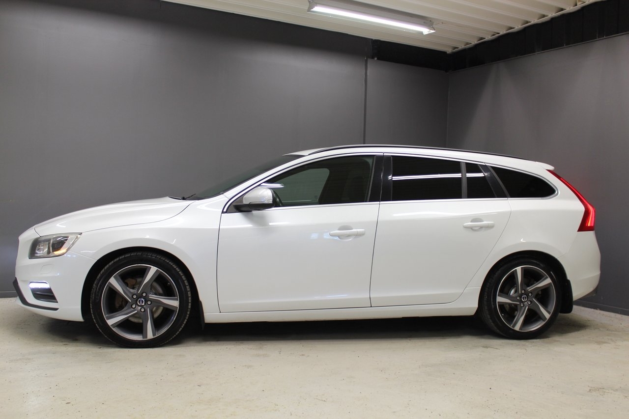 Volvo V60 D4 AWD R-Design 2015, bild 3/10